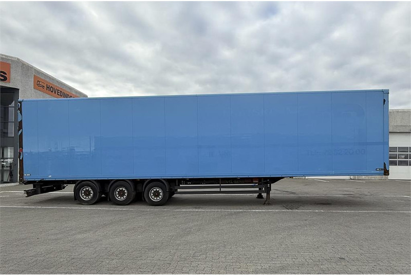 KEL-BERG 34 pl. MEGA - Closed box semi-trailer: picture 3 KEL-BERG 34 pl. MEGA - Closed box semi-trailer: picture 3