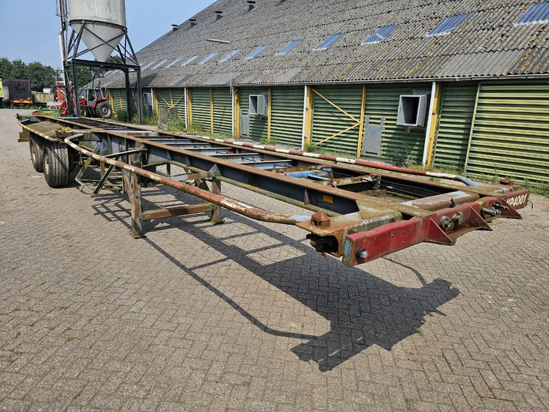 Fruehauf 2 axle - Steelspring - widespread - Container transporter/ Swap body semi-trailer: picture 3 Fruehauf 2 axle - Steelspring - widespread - Container transporter/ Swap body semi-trailer: picture 3