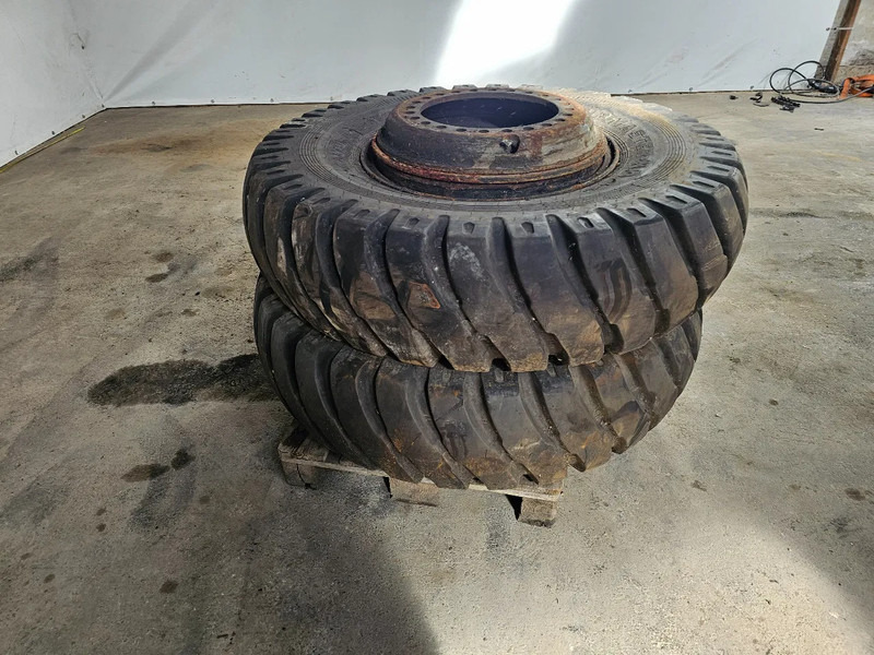 Grip Master 14.00-24 - Tire for Truck: picture 4 Grip Master 14.00-24 - Tire for Truck: picture 4