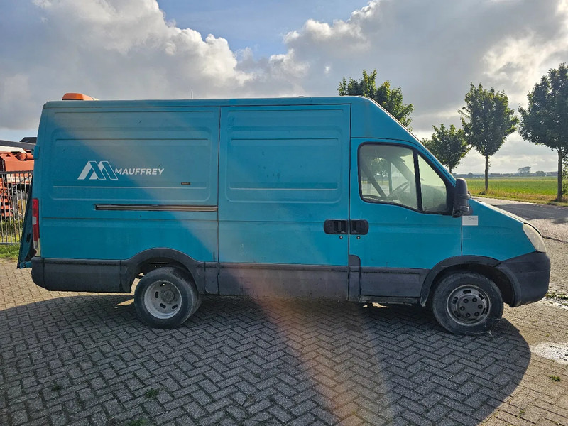 Iveco Daily 35C15V Daily 35C15V - Car: picture 4 Iveco Daily 35C15V Daily 35C15V - Car: picture 4