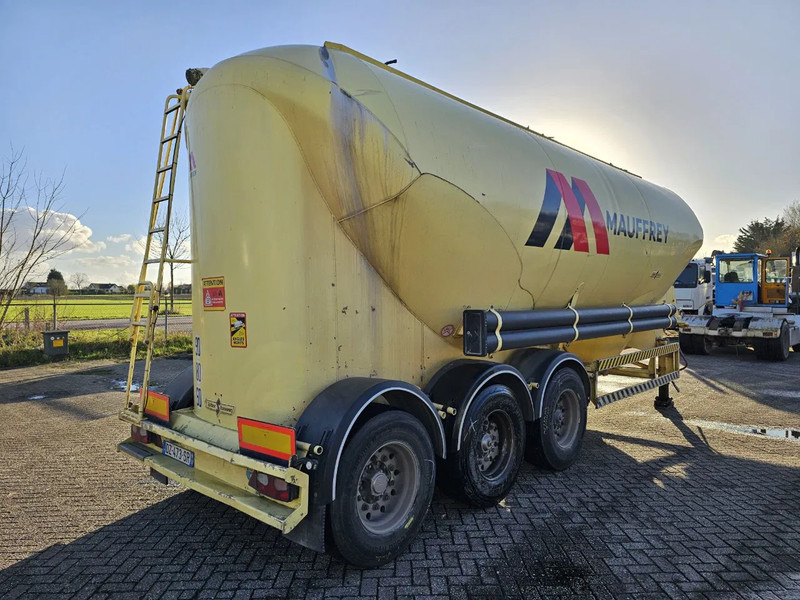 SPITZER S27DR - Tank semi-trailer: picture 5 SPITZER S27DR - Tank semi-trailer: picture 5