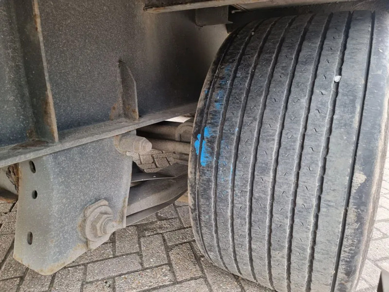 Dropside/ Flatbed trailer Van Hool 13.60 M LONG - 1 M HIGH - SUPER SINGLE TIRES - DRUM BRAKES: picture 14 Dropside/ Flatbed trailer Van Hool 13.60 M LONG - 1 M HIGH - SUPER SINGLE TIRES - DRUM BRAKES: picture 14