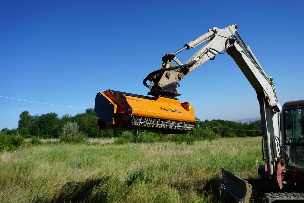 BERTI CKT/FX 100 - Attachment for Mini excavator: picture 4 BERTI CKT/FX 100 - Attachment for Mini excavator: picture 4