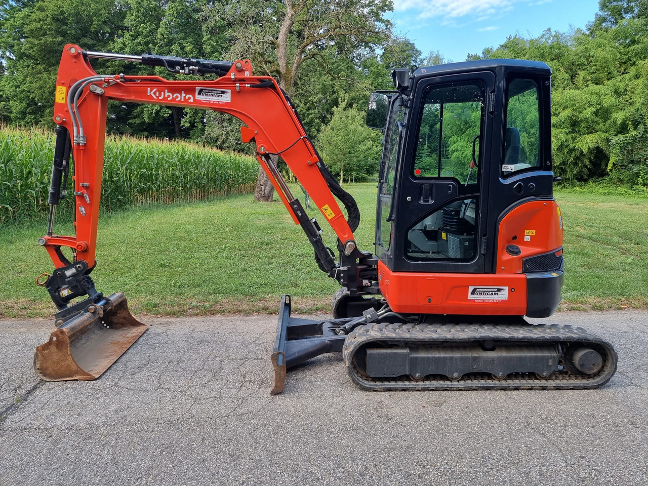 Mini excavator KUBOTA U 36-4: picture 1