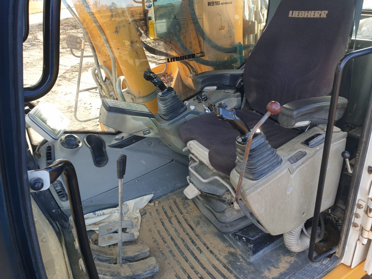 Leasing of LIEBHERR R 916 LC-423 LIEBHERR R 916 LC-423: picture 17