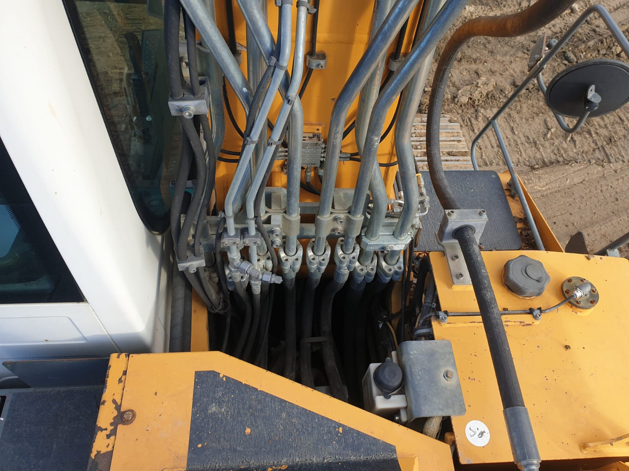 Leasing of LIEBHERR R 916 LC-423 LIEBHERR R 916 LC-423: picture 10