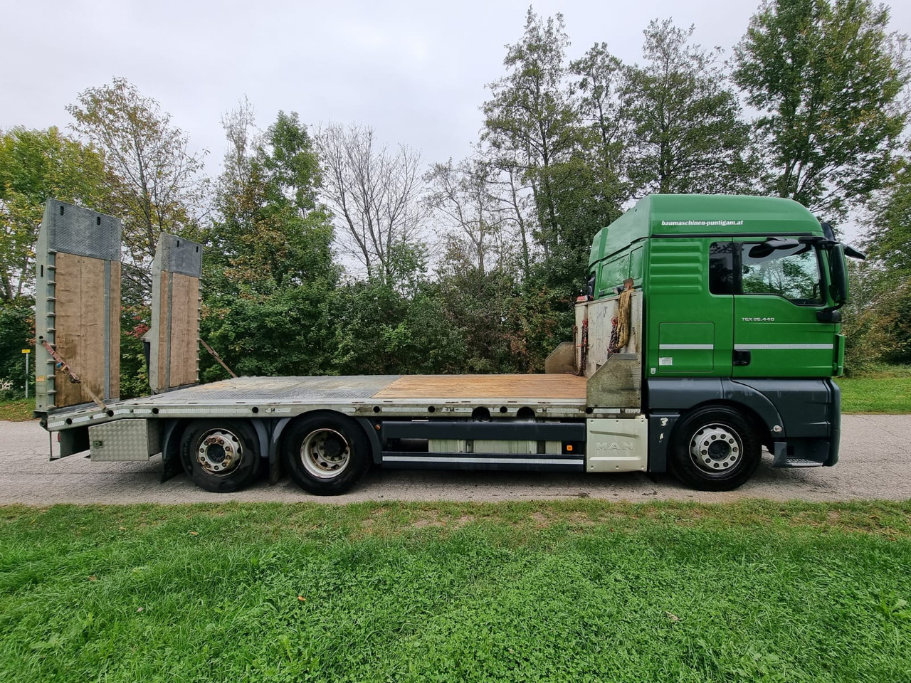 MAN TGX 26.440 - Dropside/ Flatbed truck: picture 2 MAN TGX 26.440 - Dropside/ Flatbed truck: picture 2