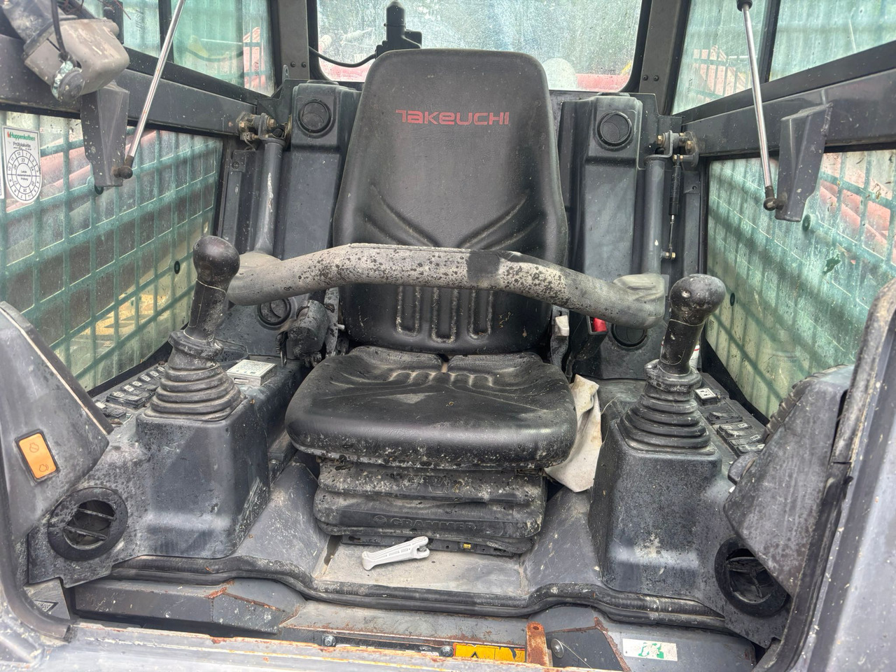 Skid steer loader Takeuchi TL 12 V-2 - Engine defektive: picture 9