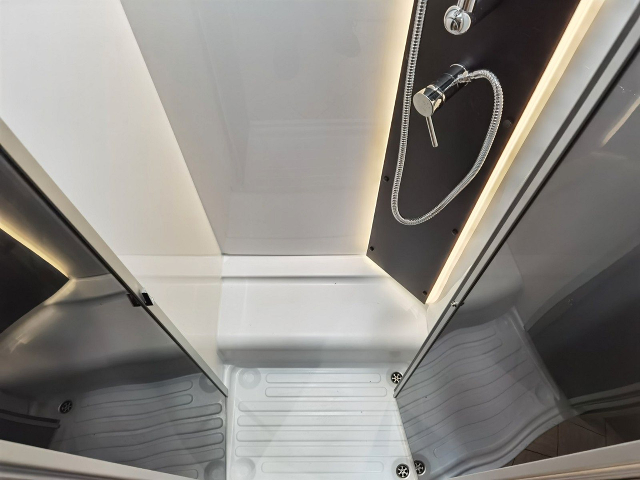 Semi-integrated motorhome Chausson 797 TITANIUM / - 2026 - / 165PS - 8G. AUTOMATIK: picture 24 Semi-integrated motorhome Chausson 797 TITANIUM / - 2026 - / 165PS - 8G. AUTOMATIK: picture 24