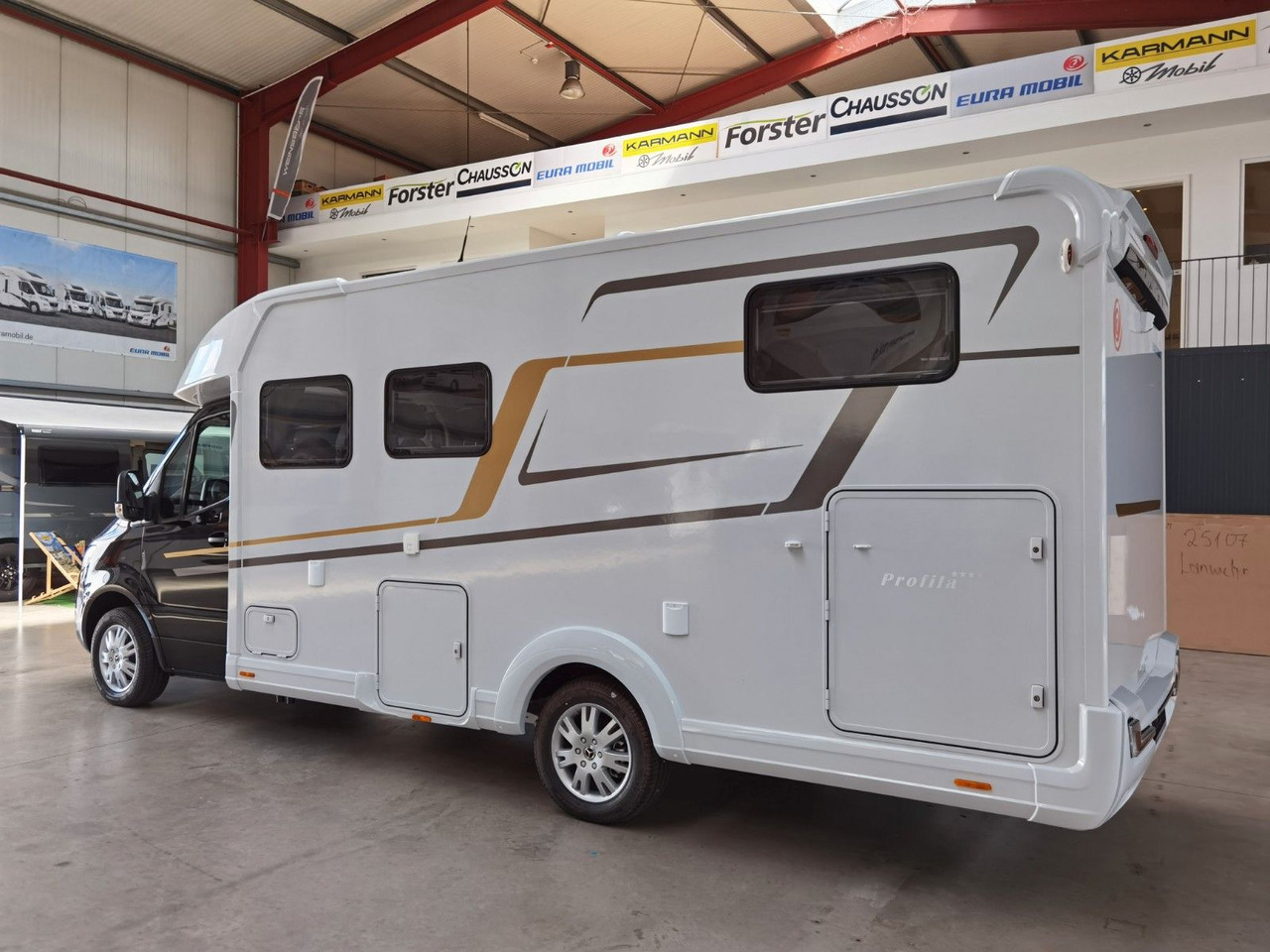 Eura Mobil PROFILA T 726 EB /-2026-/ MONDIAL PLUS & S-PAKET - Semi-integrated motorhome: picture 5 Eura Mobil PROFILA T 726 EB /-2026-/ MONDIAL PLUS & S-PAKET - Semi-integrated motorhome: picture 5