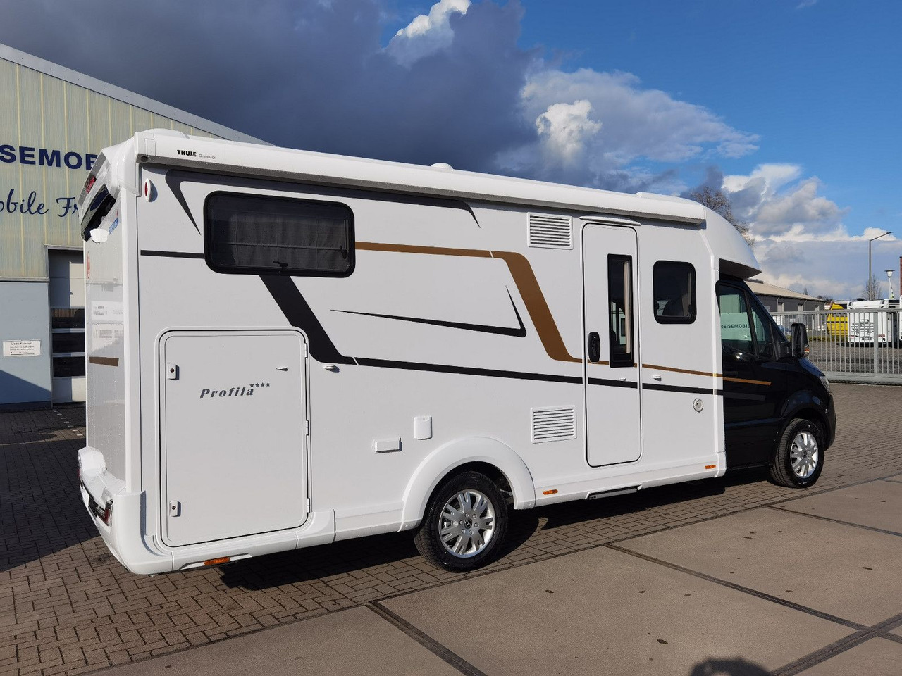 Eura Mobil PROFILA T 726 EF /-2025-/ MONDIAL PLUS & S-PAKET - Semi-integrated motorhome: picture 4 Eura Mobil PROFILA T 726 EF /-2025-/ MONDIAL PLUS & S-PAKET - Semi-integrated motorhome: picture 4