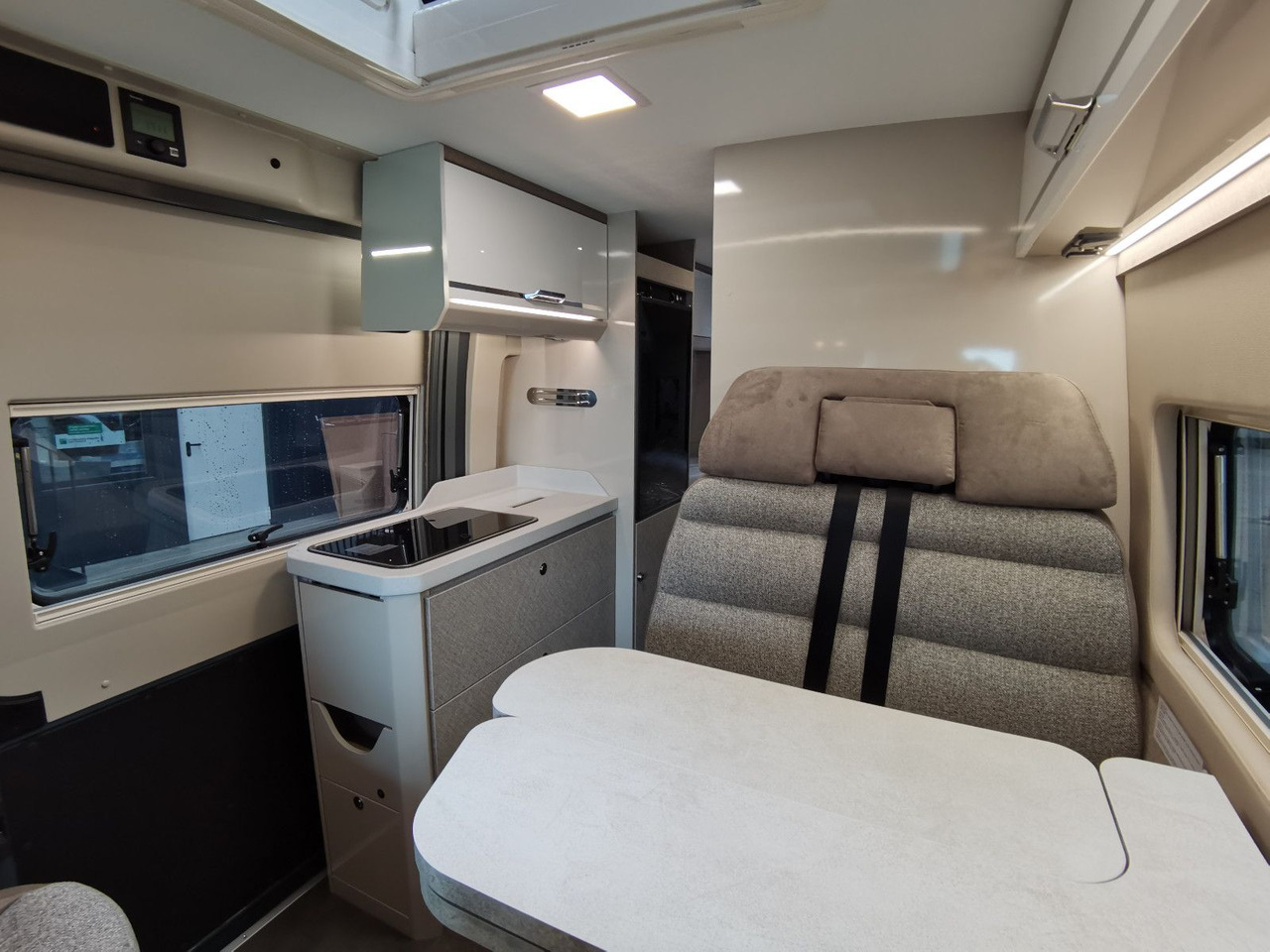 Camper van Karmann DAVIS 590 LIFESTYLE / 140PS / SKY-ROOF & ALU: picture 10
