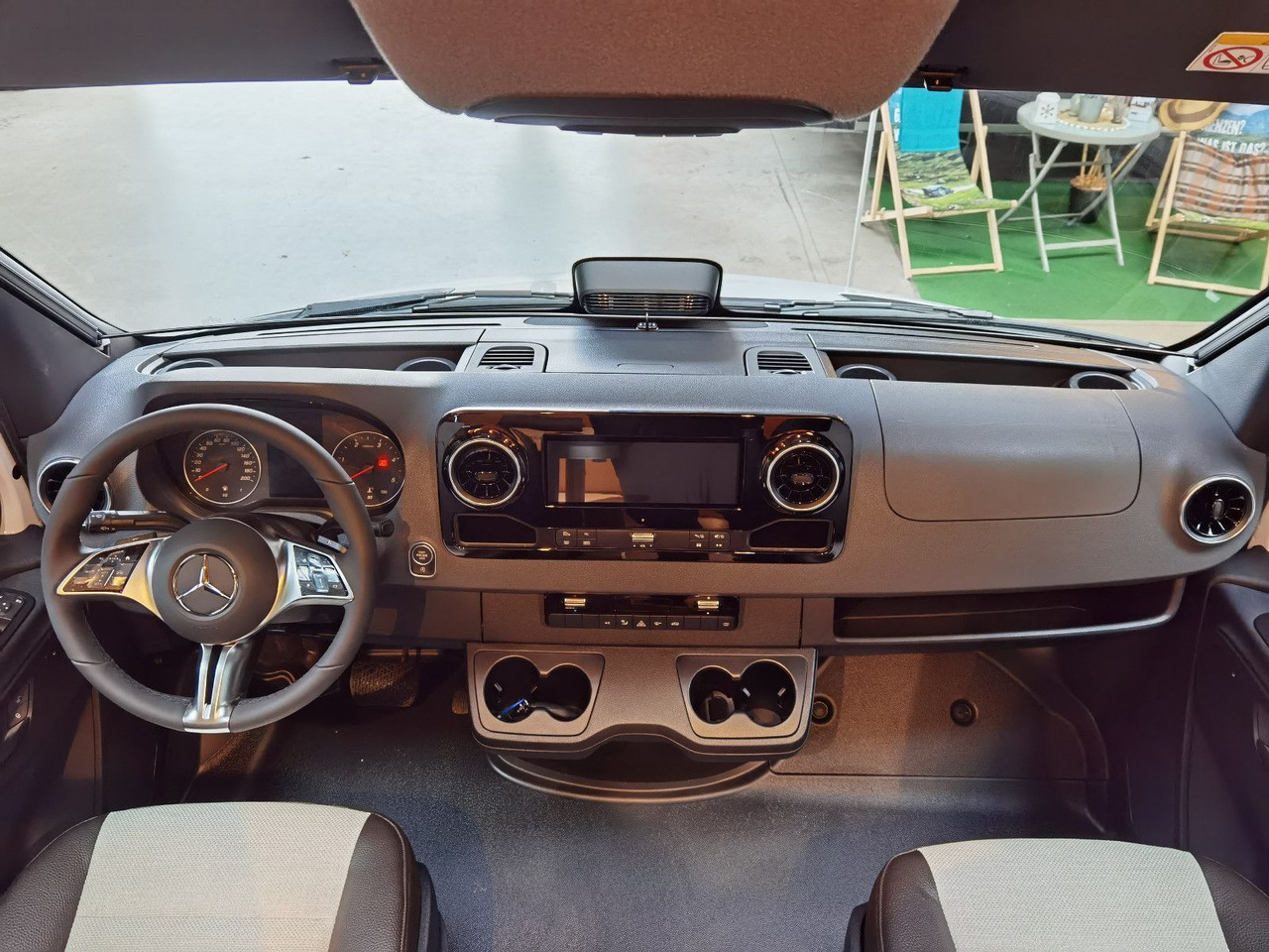 Semi-integrated motorhome Weinsberg CARACOMPACT 640 MEG EDITION-PEPPER /-MODELL 2026: picture 12 Semi-integrated motorhome Weinsberg CARACOMPACT 640 MEG EDITION-PEPPER /-MODELL 2026: picture 12