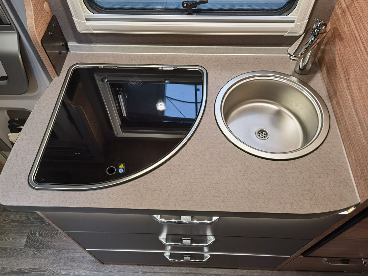 Semi-integrated motorhome Weinsberg CARACOMPACT 640 MEG EDITION-PEPPER /-MODELL 2026: picture 16 Semi-integrated motorhome Weinsberg CARACOMPACT 640 MEG EDITION-PEPPER /-MODELL 2026: picture 16