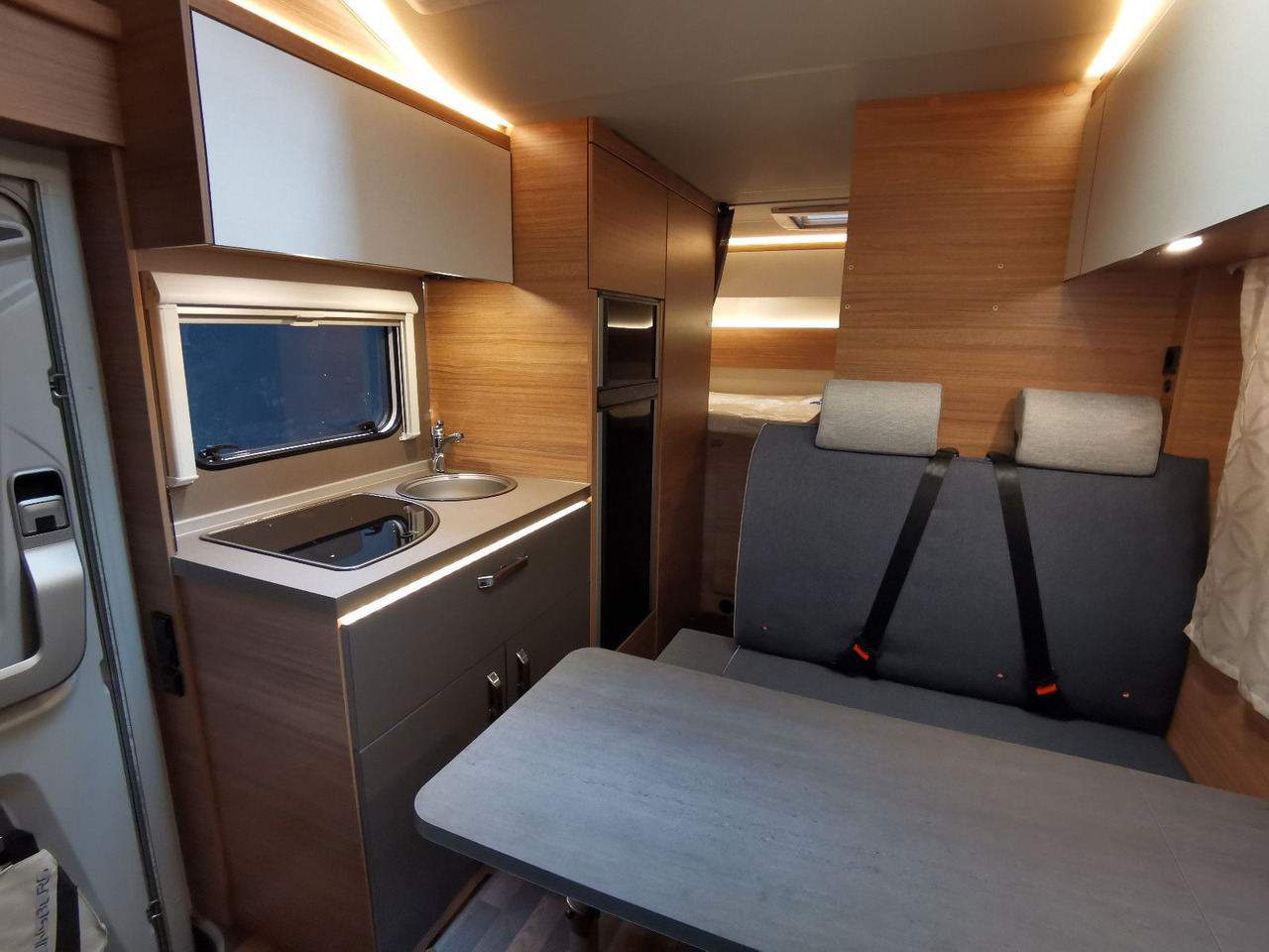 Alcove motorhome Weinsberg CARAHOME 650 DG / 140 PS / TOP - AUSSTATTUNG: picture 16 Alcove motorhome Weinsberg CARAHOME 650 DG / 140 PS / TOP - AUSSTATTUNG: picture 16