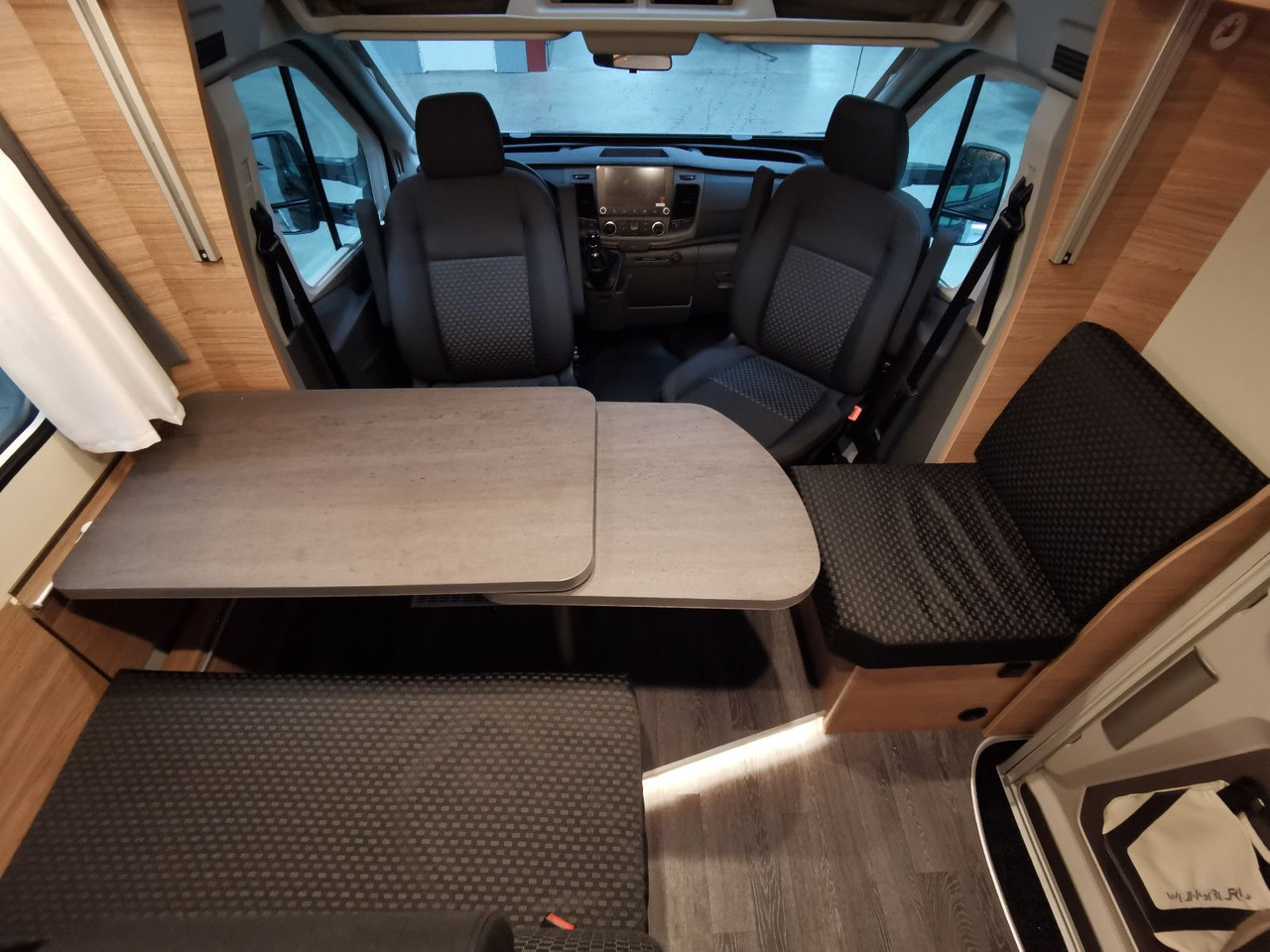 Semi-integrated motorhome Weinsberg CARASUITE 700 MEG /155PS /EINZELBETTEN & RAUMBAD: picture 12