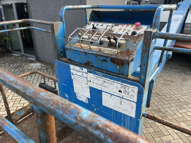 Aichi SR18A telescoop hoogwerker ISUZU diesel rubber pads 2007 AICHI - Telescopic boom: picture 2 Aichi SR18A telescoop hoogwerker ISUZU diesel rubber pads 2007 AICHI - Telescopic boom: picture 2