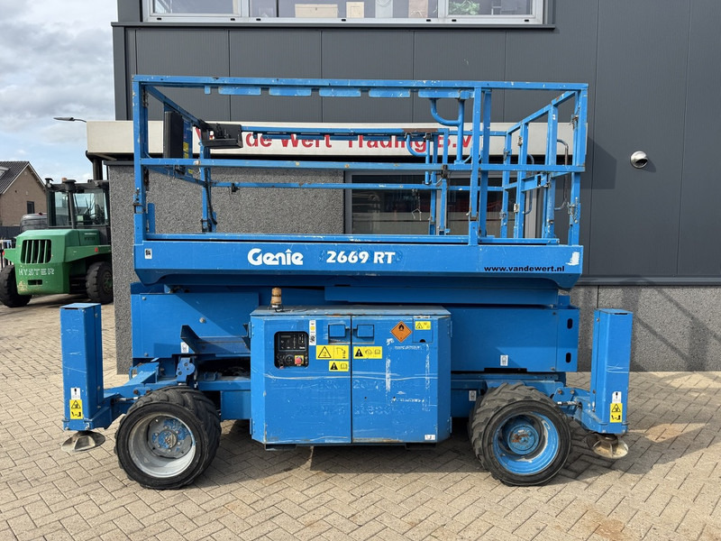 Genie GS 2669 RT  Hoogwerker / Arbeitsbuhne 10mtr werkhoogte 4x4 kubota DIESEL 2013 - Scissor lift: picture 1 Genie GS 2669 RT  Hoogwerker / Arbeitsbuhne 10mtr werkhoogte 4x4 kubota DIESEL 2013 - Scissor lift: picture 1