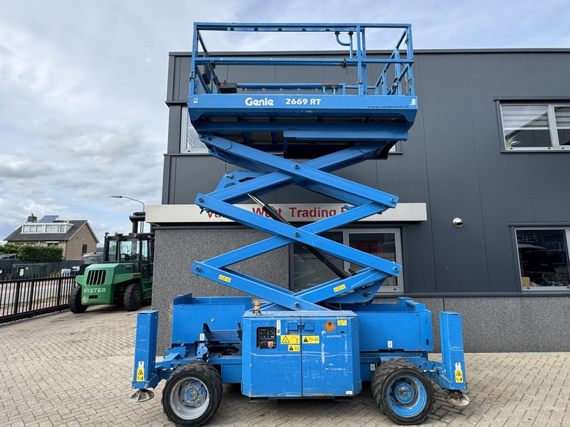 Genie GS 2669 RT  Hoogwerker / Arbeitsbuhne 10mtr werkhoogte 4x4 kubota DIESEL 2013 - Scissor lift: picture 5 Genie GS 2669 RT  Hoogwerker / Arbeitsbuhne 10mtr werkhoogte 4x4 kubota DIESEL 2013 - Scissor lift: picture 5
