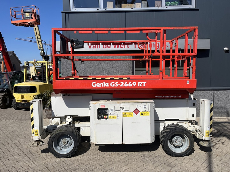 Genie GS 2669 RT Hoogwerker / Arbeitsbuhne - Scissor lift: picture 1 Genie GS 2669 RT Hoogwerker / Arbeitsbuhne - Scissor lift: picture 1