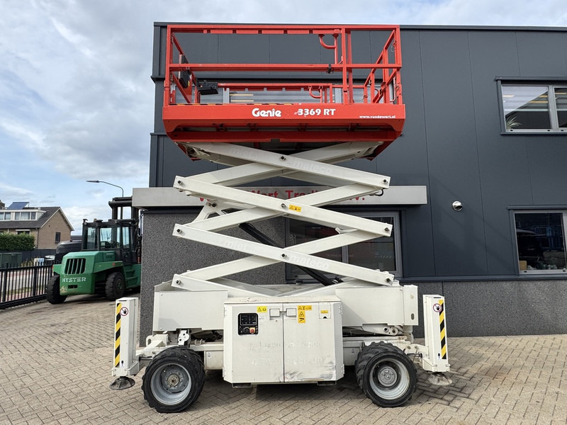 Genie GS 3369 RT  Hoogwerker / Arbeitsbuhne 12mtr werkhoogte 4x4 Kubota DIESEL 2013 - Scissor lift: picture 5 Genie GS 3369 RT  Hoogwerker / Arbeitsbuhne 12mtr werkhoogte 4x4 Kubota DIESEL 2013 - Scissor lift: picture 5