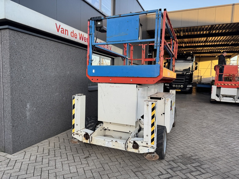 Genie GS 4069 RT Hoogwerker / Arbeitsbuhne 14mtr werkhoogte 4x4 Kubota DIESEL 2012 - Scissor lift: picture 3 Genie GS 4069 RT Hoogwerker / Arbeitsbuhne 14mtr werkhoogte 4x4 Kubota DIESEL 2012 - Scissor lift: picture 3