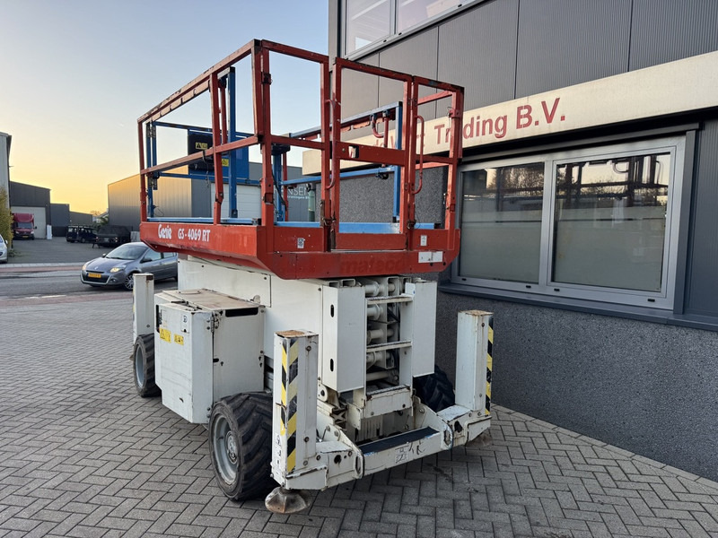 Genie GS 4069 RT Hoogwerker / Arbeitsbuhne 14mtr werkhoogte 4x4 Kubota DIESEL 2012 - Scissor lift: picture 4 Genie GS 4069 RT Hoogwerker / Arbeitsbuhne 14mtr werkhoogte 4x4 Kubota DIESEL 2012 - Scissor lift: picture 4