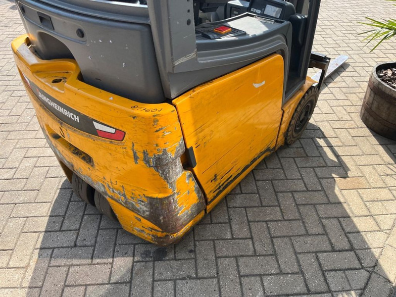 Electric forklift Jungheinrich EFG215 EFG215 triplo460 freelift sideshift 2016 heftruck forklift electrisch: picture 10 Electric forklift Jungheinrich EFG215 EFG215 triplo460 freelift sideshift 2016 heftruck forklift electrisch: picture 10