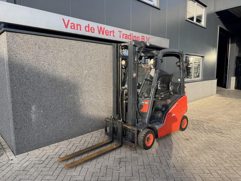 Linde H18T-01 Triplo 500 Freelift / Sideshift LPG 2012 - LPG forklift: picture 3 Linde H18T-01 Triplo 500 Freelift / Sideshift LPG 2012 - LPG forklift: picture 3