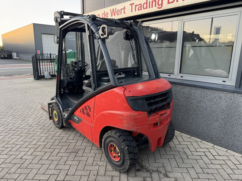 Linde H25D-02 Triplo 550 Freelift / Sideshift / 4e functie VW Diesel 2014 - Diesel forklift: picture 4 Linde H25D-02 Triplo 550 Freelift / Sideshift / 4e functie VW Diesel 2014 - Diesel forklift: picture 4