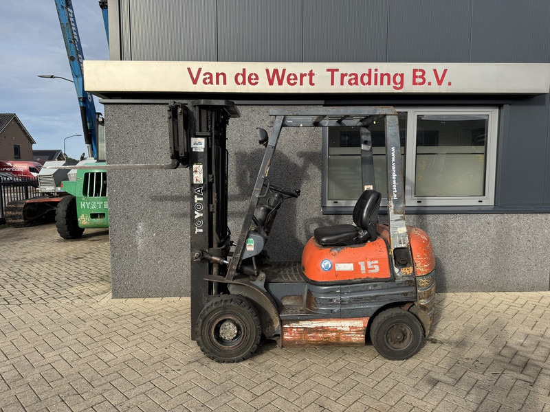 Toyota 02-6FDF15 Triplo 470 Freelift / Sideshift Diesel 1998 - Diesel forklift: picture 5 Toyota 02-6FDF15 Triplo 470 Freelift / Sideshift Diesel 1998 - Diesel forklift: picture 5