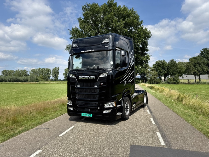 Scania S520 V8 4x2 Full Air - Automaat - Retarder - Euro 6 - I Park Cool - 2018 - TUV 02-2026 - Tractor unit: picture 2 Scania S520 V8 4x2 Full Air - Automaat - Retarder - Euro 6 - I Park Cool - 2018 - TUV 02-2026 - Tractor unit: picture 2