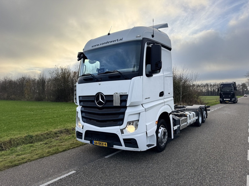 Mercedes-Benz Actros 2542LL 6X2 Full air / BDF Systeem / Chassis Cabine / ACC / AHK / TUV 4-2026 / NL TRUCK - Van: picture 2 Mercedes-Benz Actros 2542LL 6X2 Full air / BDF Systeem / Chassis Cabine / ACC / AHK / TUV 4-2026 / NL TRUCK - Van: picture 2
