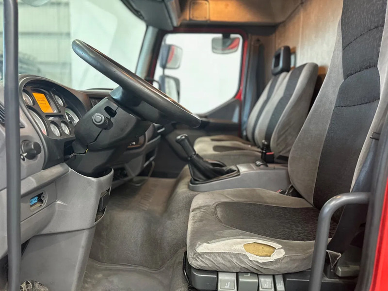 Box truck DAF LF 55.220 MANUEL: picture 7