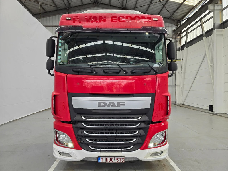DAF XF 106.460 EURO 6 / RETARDER / PTO / MANUEL / AIRCO - Tractor unit: picture 2 DAF XF 106.460 EURO 6 / RETARDER / PTO / MANUEL / AIRCO - Tractor unit: picture 2