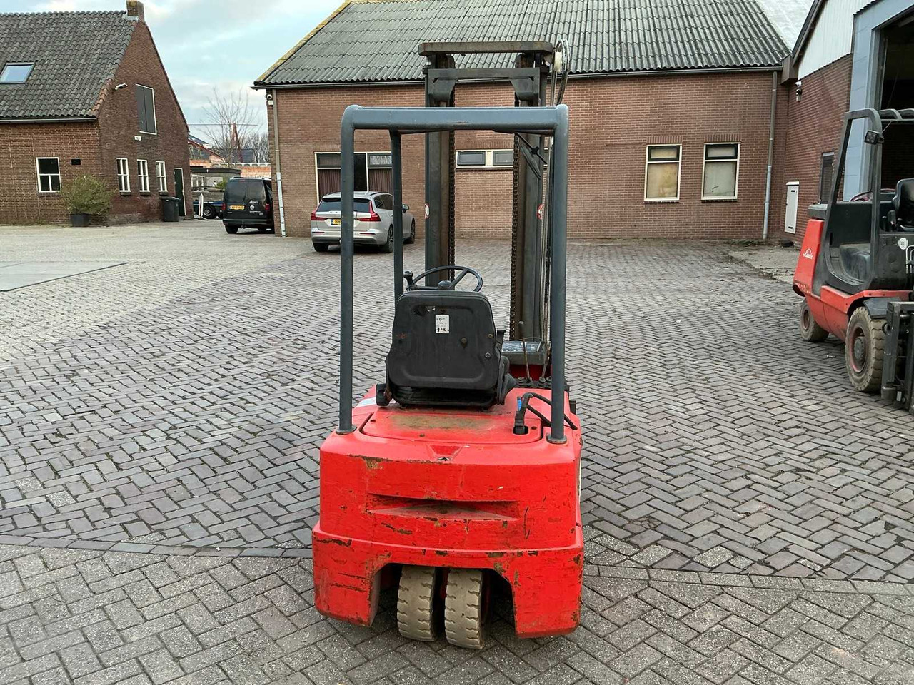 1991 LINDE E15 FORKLIFT - Forklift: picture 5 1991 LINDE E15 FORKLIFT - Forklift: picture 5