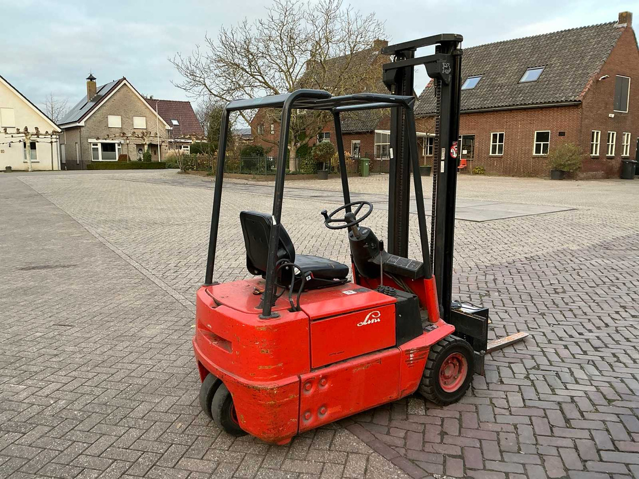 1991 LINDE E15 FORKLIFT - Forklift: picture 4 1991 LINDE E15 FORKLIFT - Forklift: picture 4