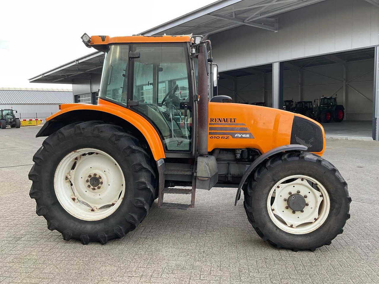 1999 RENAULT ARES 610 RZ ALL-WHEEL DRIVE FARM TRACTOR - Farm tractor: picture 5 1999 RENAULT ARES 610 RZ ALL-WHEEL DRIVE FARM TRACTOR - Farm tractor: picture 5