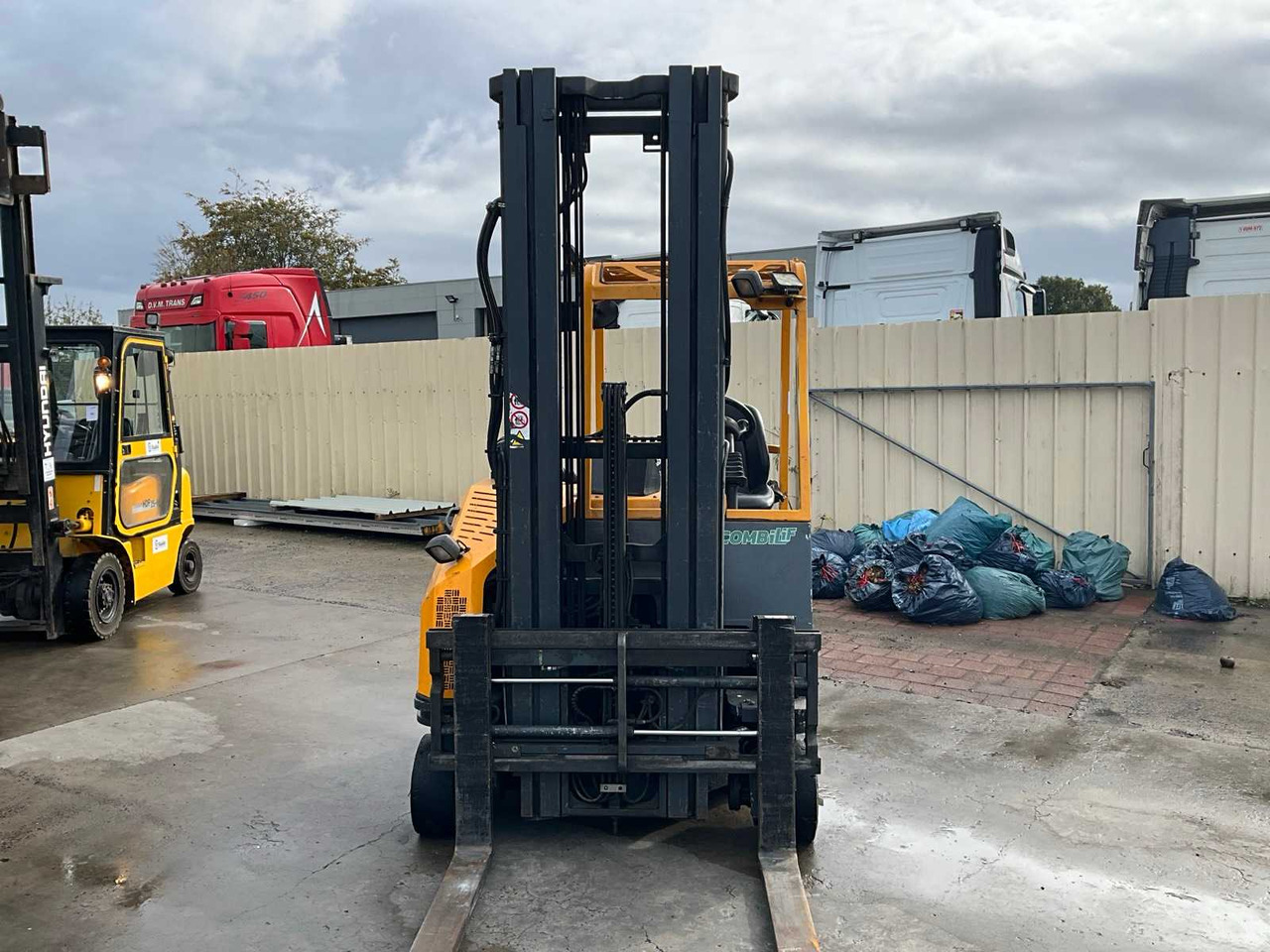 2003 COMBILIFT C2500CB FORKLIFT 4-WAY - Forklift: picture 4 2003 COMBILIFT C2500CB FORKLIFT 4-WAY - Forklift: picture 4