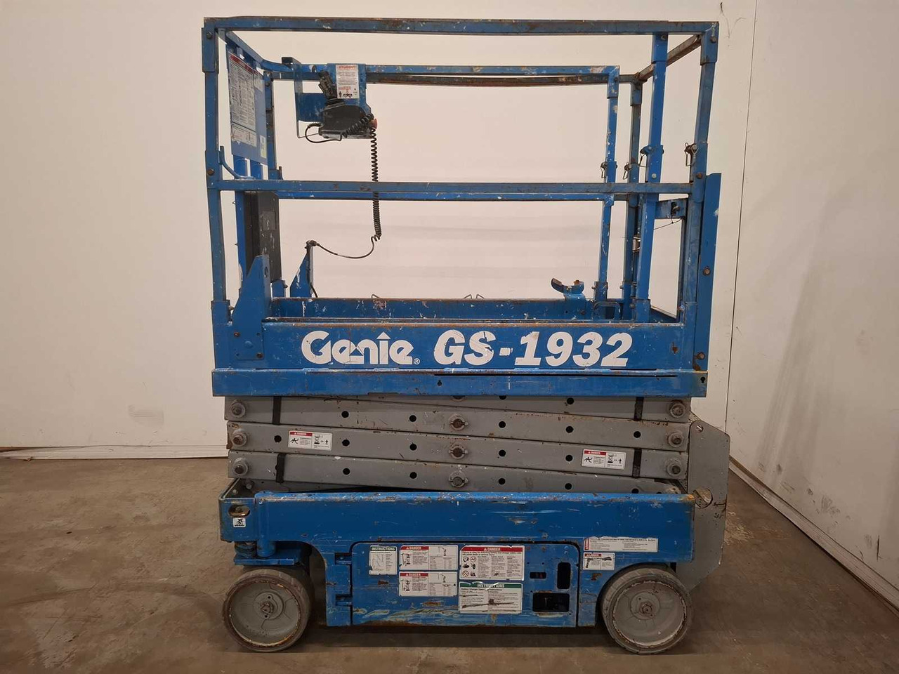 2004 GENIE GS1932 AERIAL PLATFORM - Aerial platform: picture 3 2004 GENIE GS1932 AERIAL PLATFORM - Aerial platform: picture 3