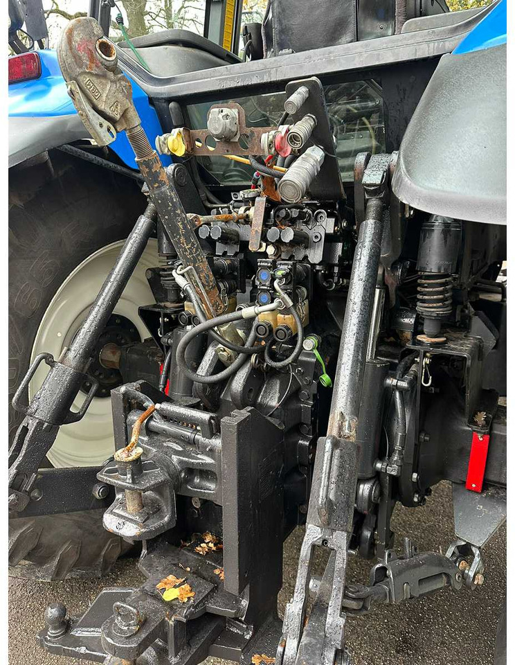 Farm tractor 2004 NEW HOLLAND T/M 175 FOUR WHEEL DRIVE FARM TRACTOR: picture 8