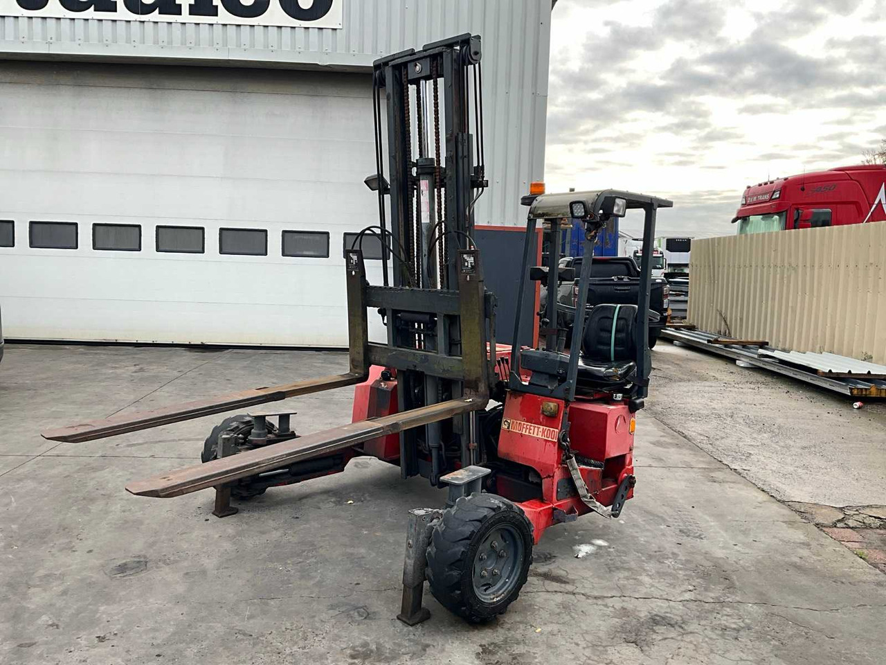 2005 MOFFET CAGE M3-20.4 TAKEAWAY FORKLIFT - Forklift: picture 2 2005 MOFFET CAGE M3-20.4 TAKEAWAY FORKLIFT - Forklift: picture 2