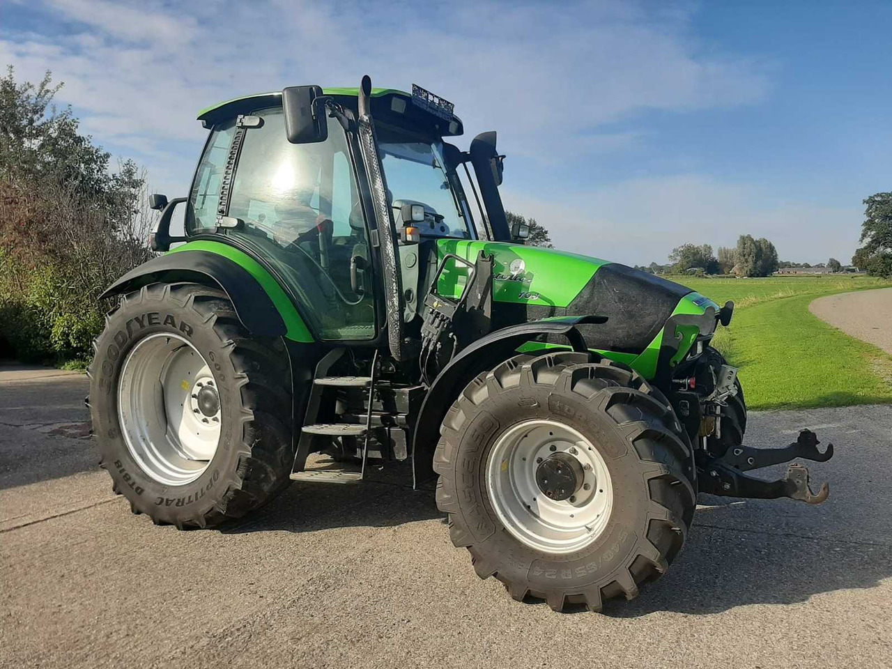 2006 DEUTZ-FAHR AGROTRON 108 FOUR WHEEL DRIVE FARM TRACTOR - Farm tractor: picture 4 2006 DEUTZ-FAHR AGROTRON 108 FOUR WHEEL DRIVE FARM TRACTOR - Farm tractor: picture 4