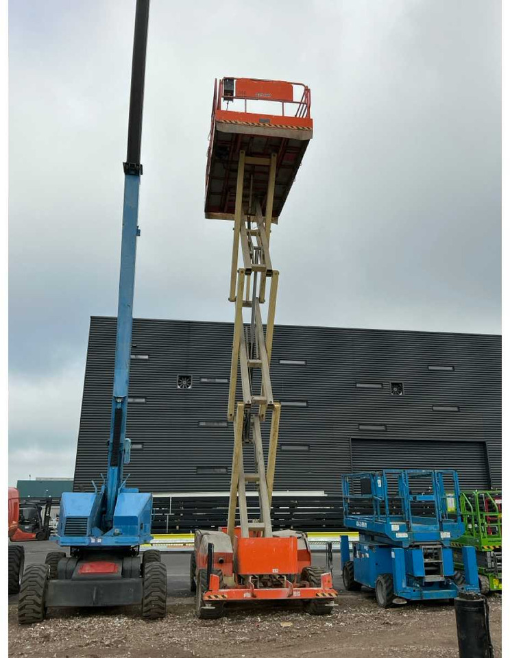 2008 JLG 3349RT SCISSOR LIFT - Aerial platform: picture 4 2008 JLG 3349RT SCISSOR LIFT - Aerial platform: picture 4