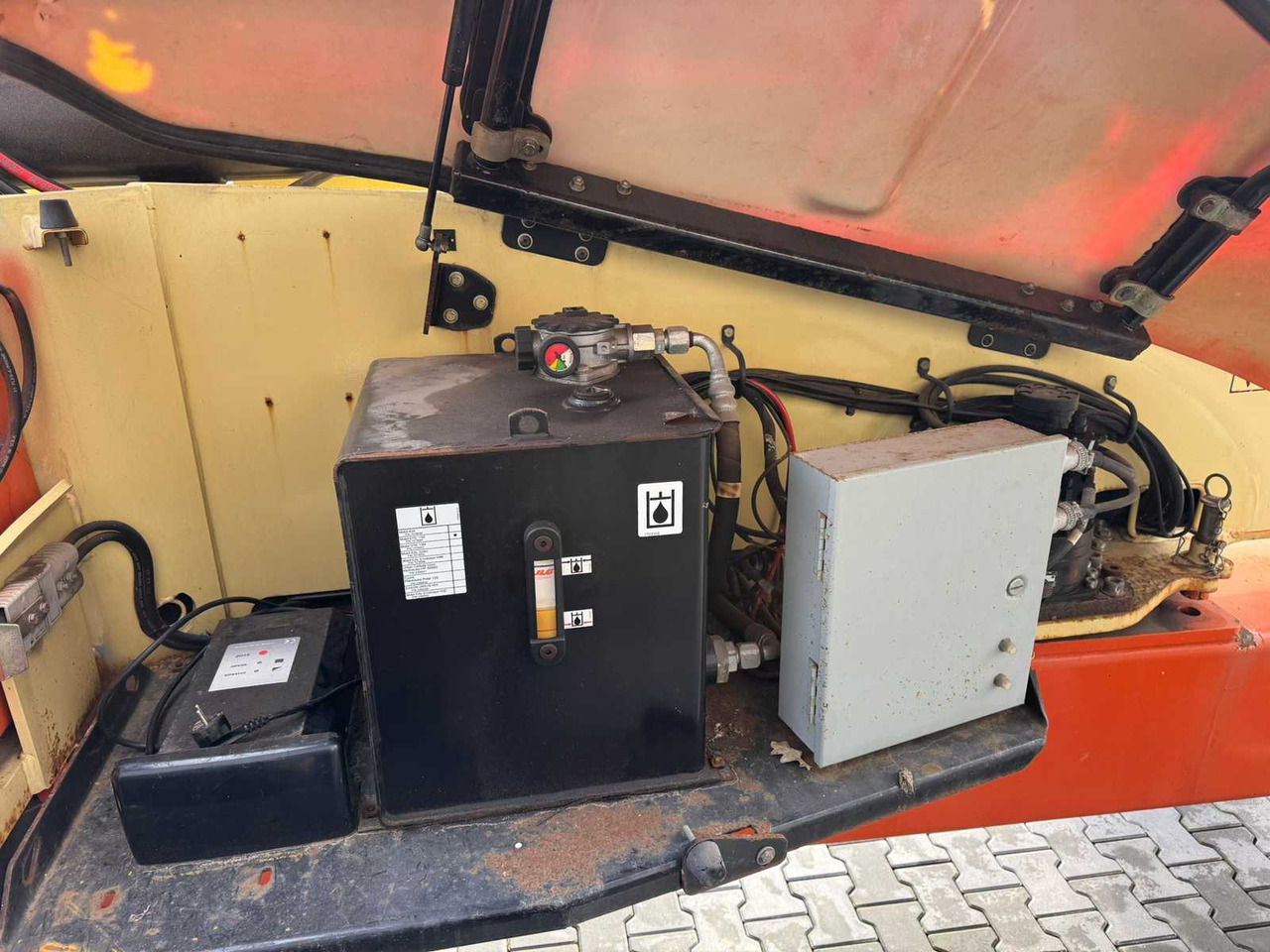 Aerial platform 2008 JLG 600JP AERIAL WORK PLATFORM: picture 25