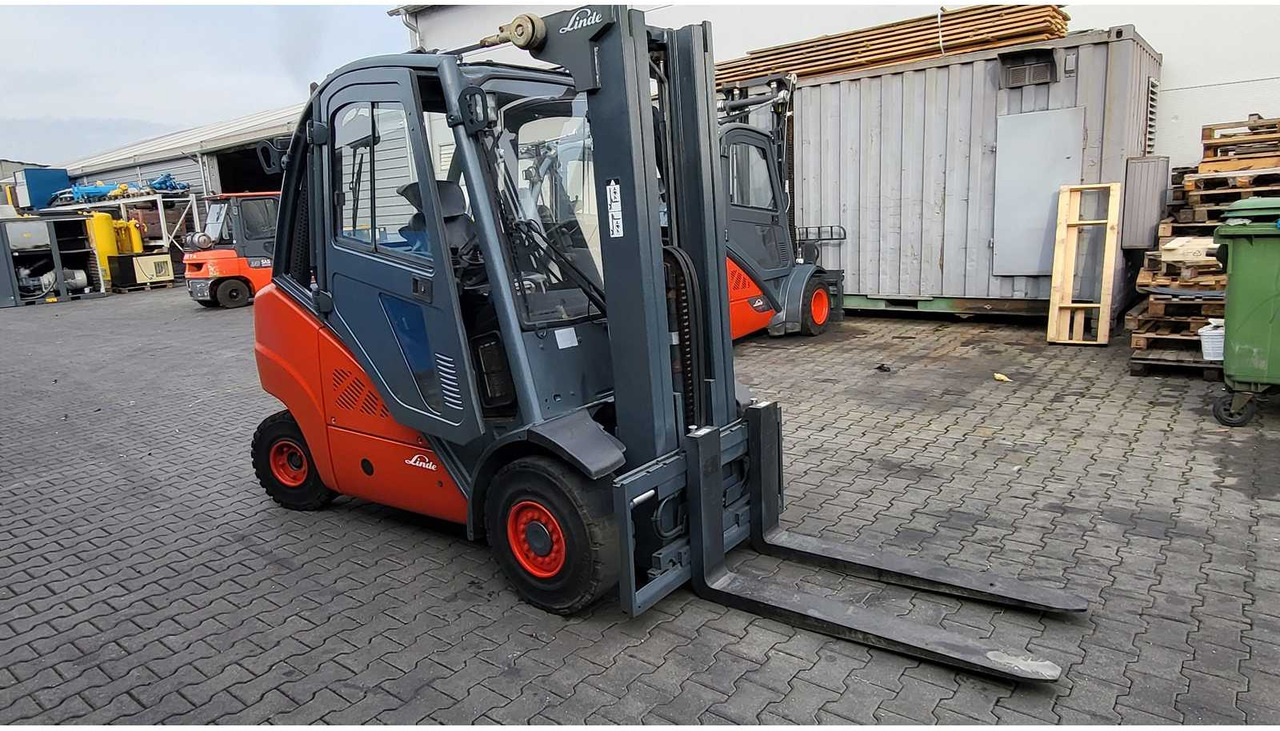 2009 LINDE H35T FORKLIFT TRUCKS - Forklift: picture 1 2009 LINDE H35T FORKLIFT TRUCKS - Forklift: picture 1