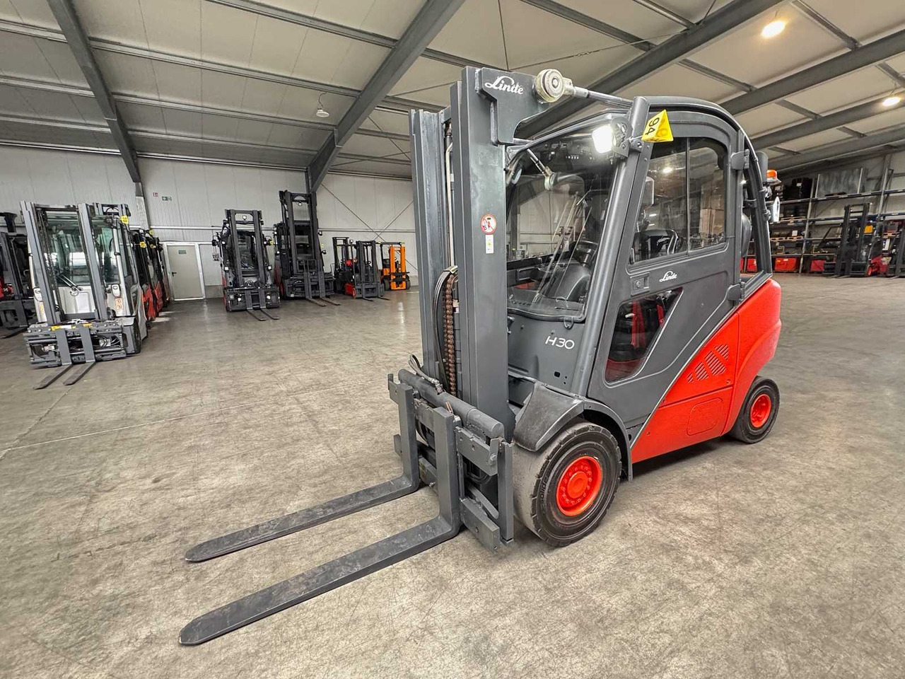2010 S+UVV 06/26 LINDE H30D 3.+4.VALVE TRIPLEX 466CM DIESEL FORKLIFT 12.073 HOURS - Forklift: picture 4 2010 S+UVV 06/26 LINDE H30D 3.+4.VALVE TRIPLEX 466CM DIESEL FORKLIFT 12.073 HOURS - Forklift: picture 4