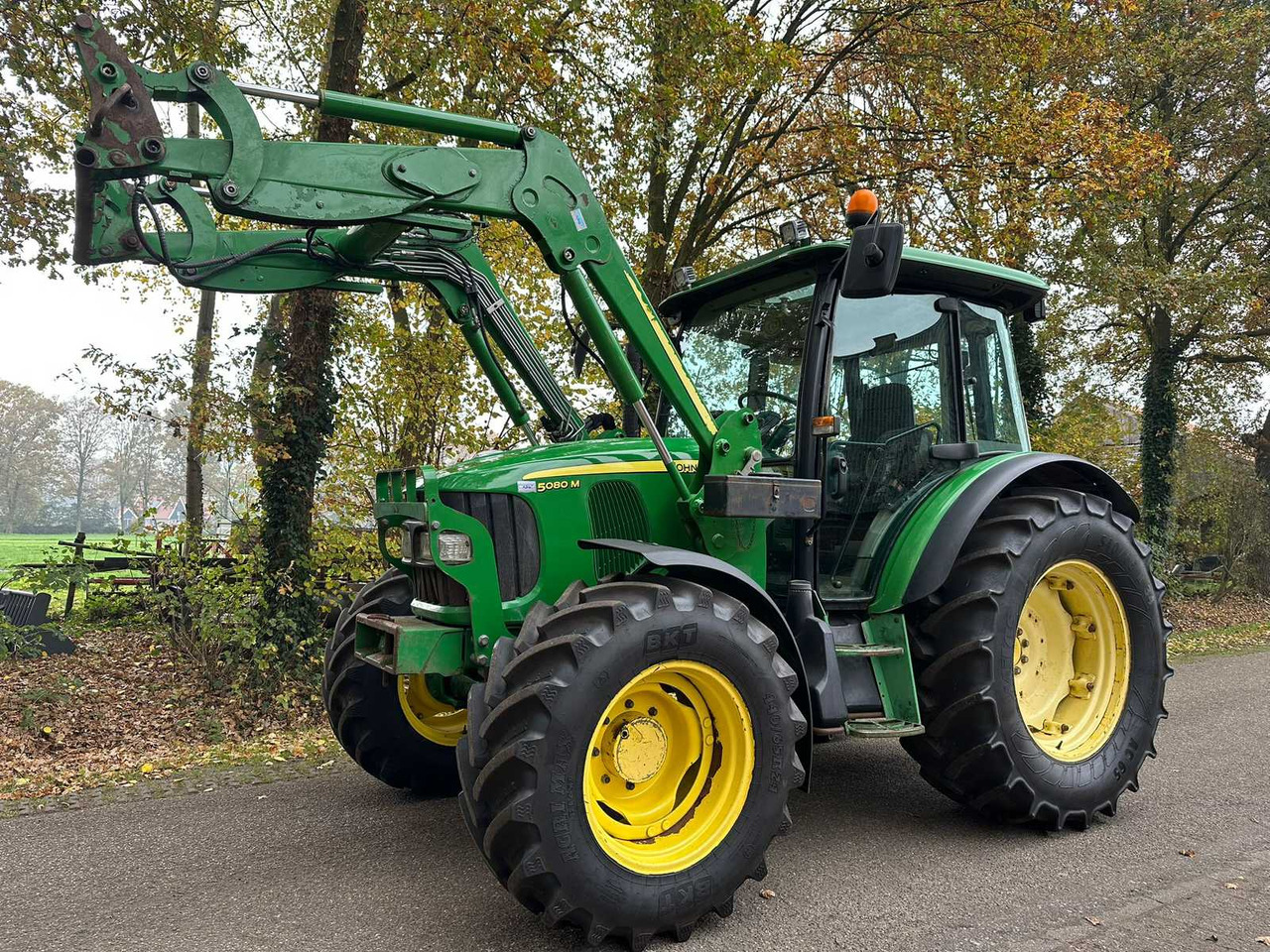2011 JOHN DEERE 5080M FOUR WHEEL DRIVE FARM TRACTOR - Farm tractor: picture 1 2011 JOHN DEERE 5080M FOUR WHEEL DRIVE FARM TRACTOR - Farm tractor: picture 1