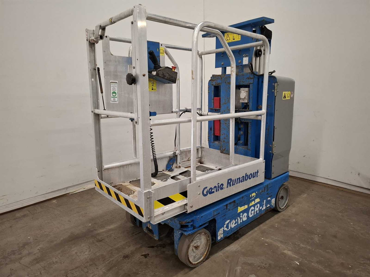 2015 GENIE GR-12 AERIAL PLATFORM - Aerial platform: picture 1 2015 GENIE GR-12 AERIAL PLATFORM - Aerial platform: picture 1
