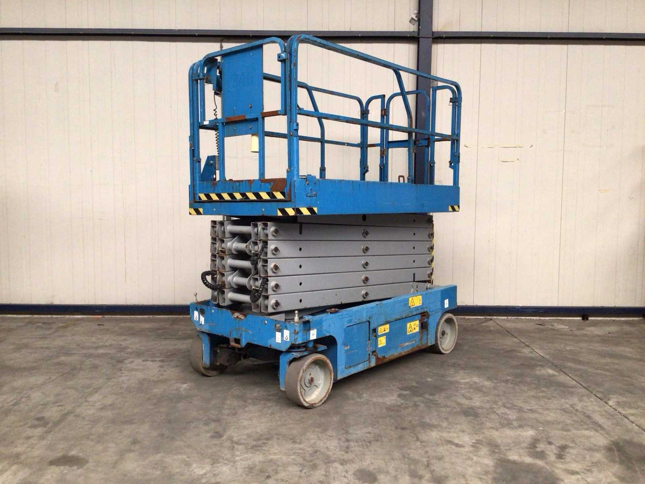 2015 GENIE GS4047 SCISSOR LIFT - Aerial platform: picture 2 2015 GENIE GS4047 SCISSOR LIFT - Aerial platform: picture 2